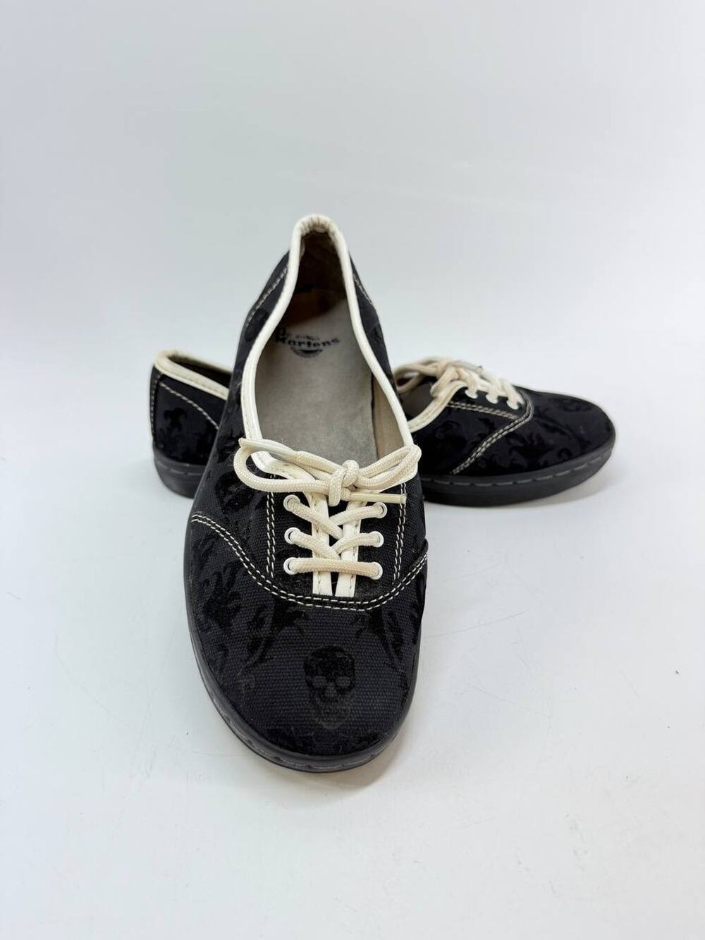 Dr Martens Shoreditch Black Skull Canvas Shoes Women US 6 UK 4 EU 37